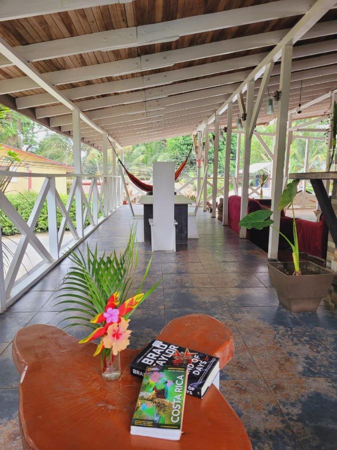 Lizard King Hotel & Suites Puerto Viejo de Talamanca Extérieur photo