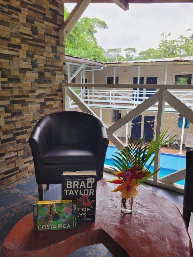 Lizard King Hotel & Suites Puerto Viejo de Talamanca Extérieur photo
