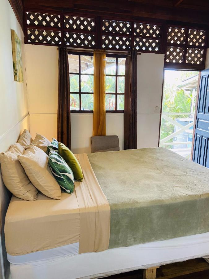 Lizard King Hotel & Suites Puerto Viejo de Talamanca Extérieur photo