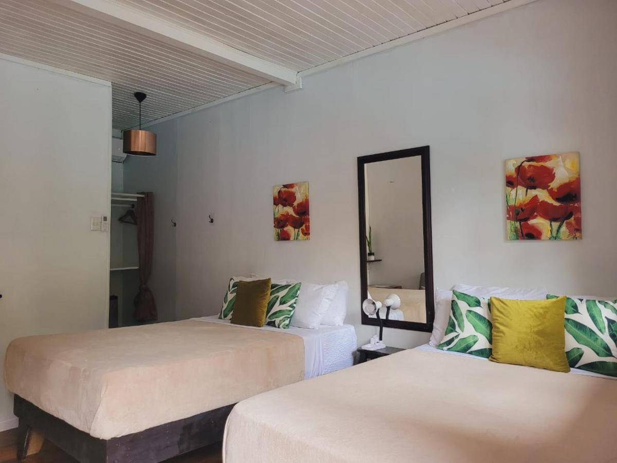 Lizard King Hotel & Suites Puerto Viejo de Talamanca Extérieur photo