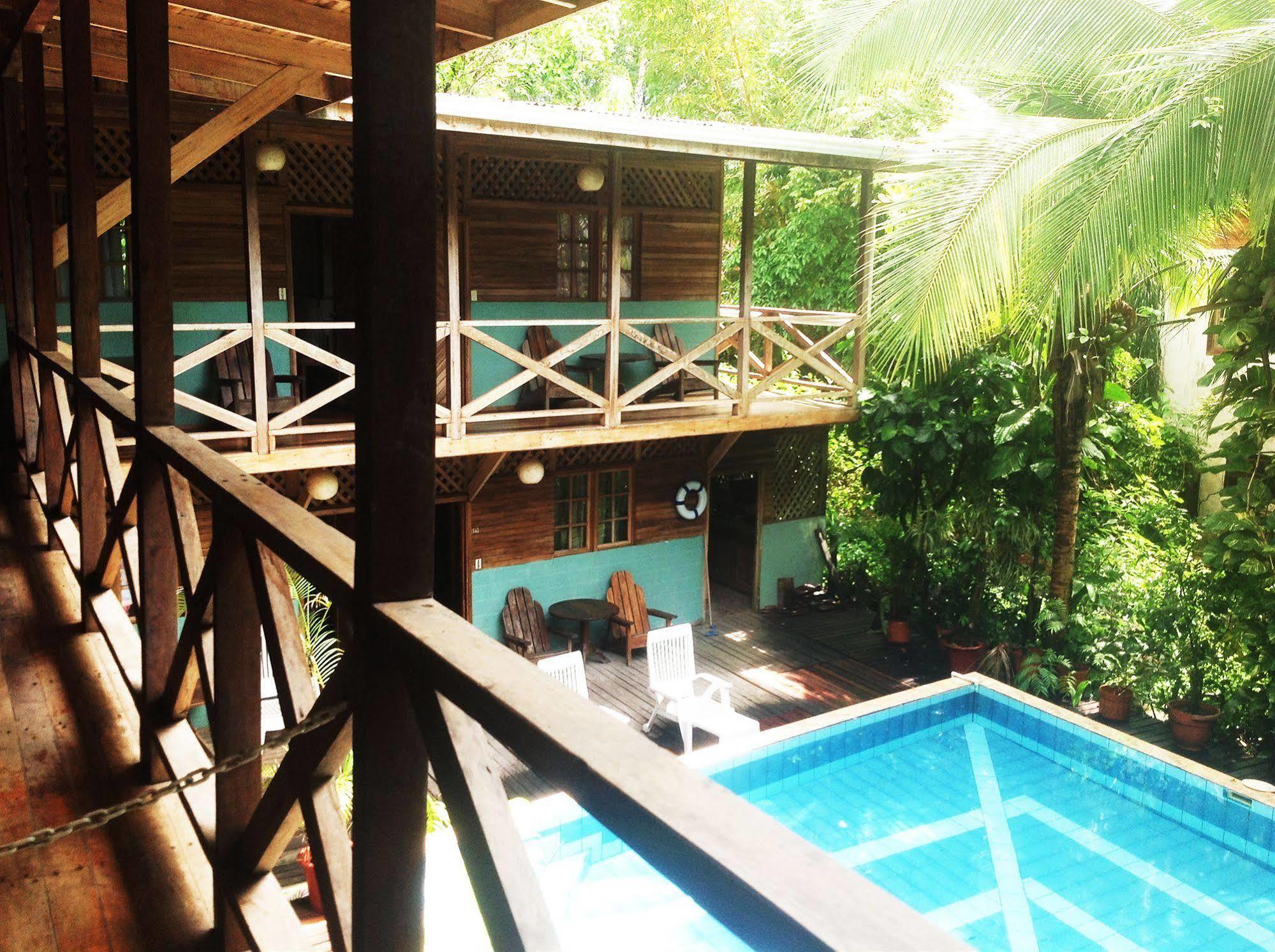 Lizard King Hotel & Suites Puerto Viejo de Talamanca Extérieur photo